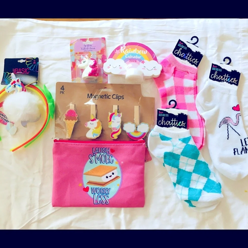 KEY CHAIN UNICORN LIP GLOSS SOCKS HEADBANDS SMORES